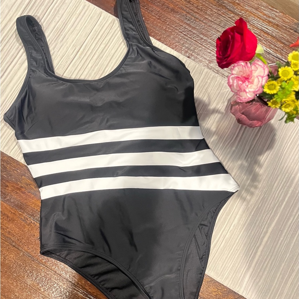 Cupshe Elegant Black Swimsuit